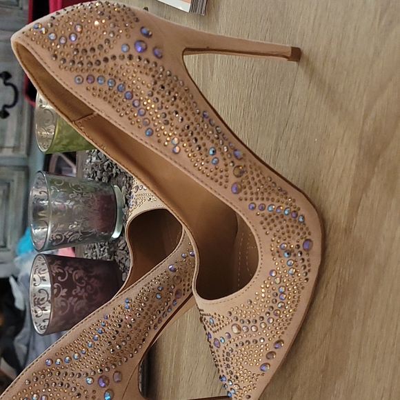 Exquisite Nude Pumps with Rhinestones - Picture 7 of 16